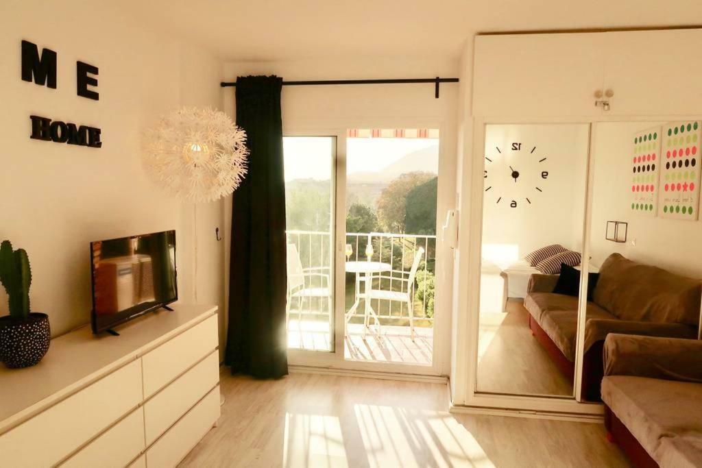 Minerva Sea View Apartment เบนัลมาเดนา ภายนอก รูปภาพ